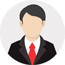 黒いスーツを着た男性